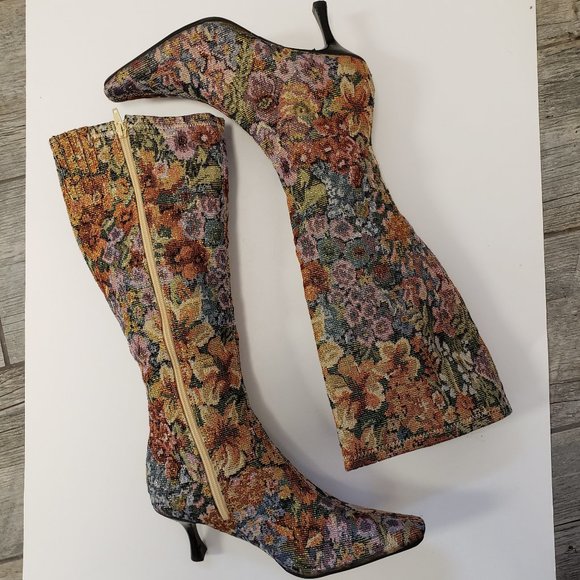 Diba Shoes - NWOT Diba Floral, Tapestry Boots.